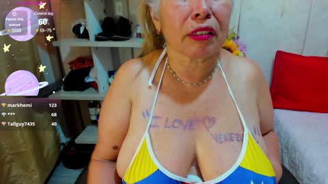 Snapshot of girl_amada chatting on 01/10/25, 09:02 Girl Amada online show from 01/10/25, 09:02