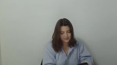 girl_leya online show from 10/26/25, 08:15