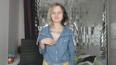 Snapshot of girl_next_doorr chatting on 01/22/25, 06:10 girl_next_doorr online show from 01/22/25, 06:10