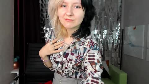 Snapshot of girl_next_doorr chatting on 01/25/25, 06:24 girl_next_doorr online show from 01/25/25, 06:24