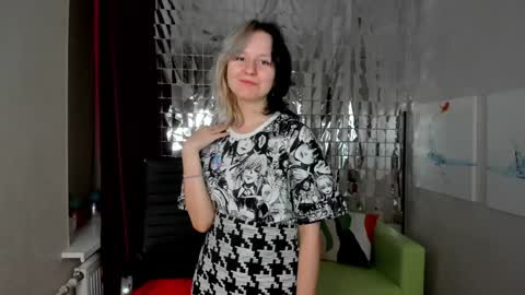 Snapshot of girl_next_doorr chatting on 02/04/25, 05:01 girl_next_doorr online show from 02/04/25, 05:01