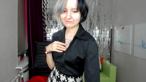Snapshot of girl_next_doorr chatting on 02/05/25, 03:31 girl_next_doorr online show from 02/05/25, 03:31