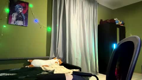 Snapshot of girlfromanothercity chatting on 12/25/24, 02:23 Meowww online show from 12/25/24, 02:23