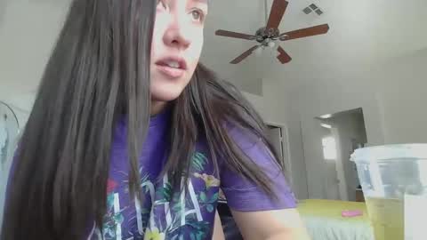 Snapshot of girlnextdoor702 chatting on 01/21/25, 06:23 Jasmine online show from 01/21/25, 06:23