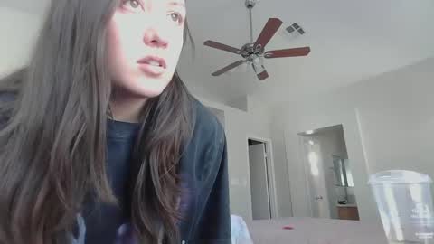 Snapshot of girlnextdoor702 chatting on 03/04/25, 10:05 Jasmine online show from 03/04/25, 10:05