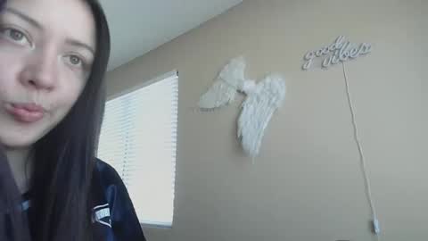 Snapshot of girlnextdoor702 chatting on 10/21/25, 04:19 Jasmine online show from 10/21/25, 04:19