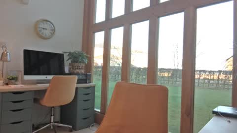 girlsandbikes online show from 01/07/25, 09:40