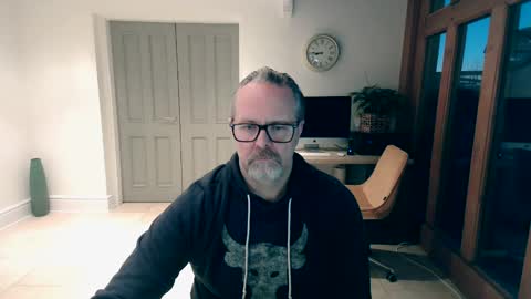 girlsandbikes online show from 01/10/25, 04:41