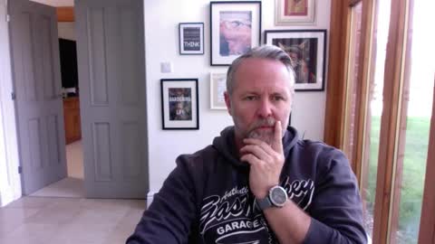 girlsandbikes online show from 10/27/25, 12:42