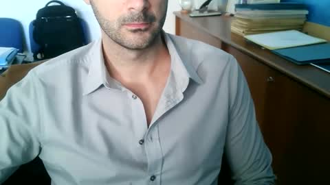 giuseppevai1 online show from 11/04/25, 09:52