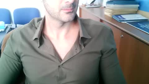 giuseppevai1 online show from 11/11/25, 10:04