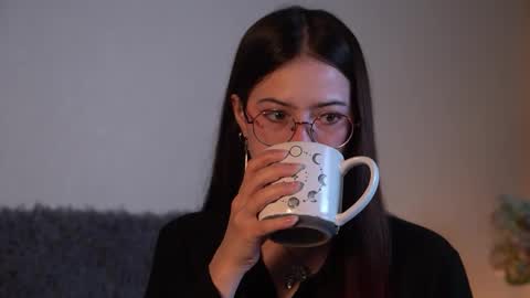 Agness online show from 09/29/25, 02:22