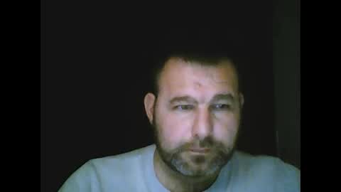 Snapshot of gjleeke chatting on 11/22/25, 12:31 guzz online show from 11/22/25, 12:31