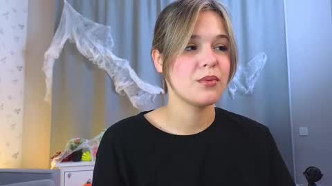 Michelle online show from 10/30/25, 03:08