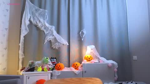 Michelle online show from 11/05/25, 03:17