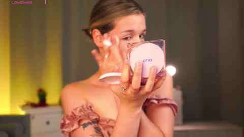 Michelle online show from 11/16/25, 03:01