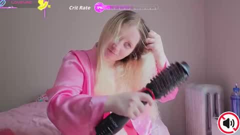 Snapshot of glitchwitch chatting on 10/16/25, 07:15 Glitch online show from 10/16/25, 07:15