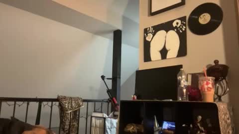 Snapshot of globberton chatting on 11/24/25, 11:15 Baby Bimbo online show from 11/24/25, 11:15