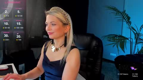 Snapshot of gloria_lovely chatting on 02/27/25, 02:43 Gloria online show from 02/27/25, 02:43