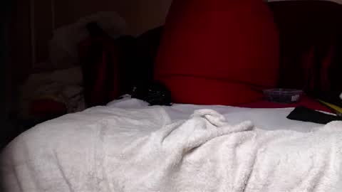 Snapshot of gloriaupperlove chatting on 10/17/25, 06:27 Gloria online show from 10/17/25, 06:27