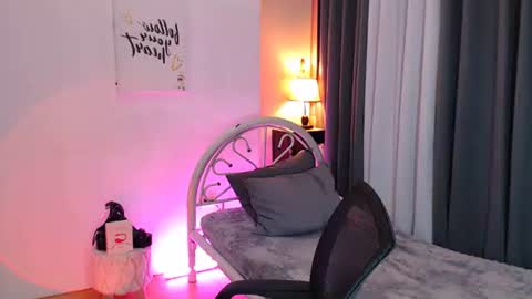 shy online show from 11/03/25, 03:02