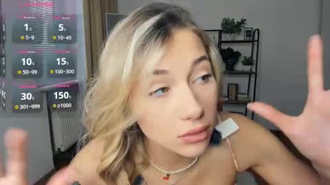 Snapshot of glossybabe_ chatting on 10/20/25, 07:20 Cherry online show from 10/20/25, 07:20