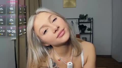 Snapshot of glossybabe_ chatting on 10/27/25, 07:45 Cherry online show from 10/27/25, 07:45