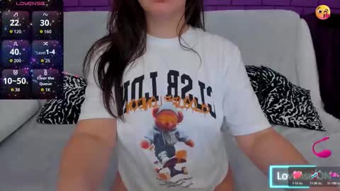 Snapshot of glowmimi chatting on 11/03/25, 05:25 Mia online show from 11/03/25, 05:25