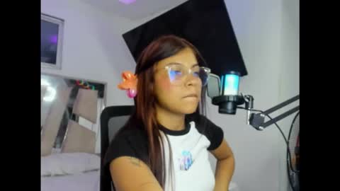 Snapshot of goddes_any chatting on 11/02/25, 01:52 goddes_any online show from 11/02/25, 01:52