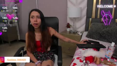 Snapshot of goddess__lilith_ chatting on 02/19/25, 06:11 Lilith online show from 02/19/25, 06:11