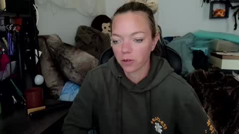 Snapshot of goddess_of_mars chatting on 10/09/25, 04:16 Patricia Mars Goddess of Mars twitter thegoddessmindy online show from 10/09/25, 04:16