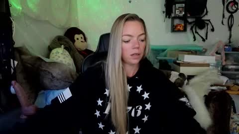 Snapshot of goddess_of_mars chatting on 10/22/25, 02:28 Patricia Mars Goddess of Mars twitter thegoddessmindy online show from 10/22/25, 02:28