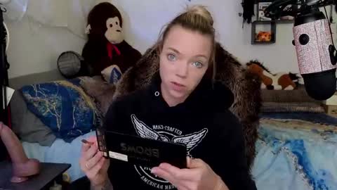 Snapshot of goddess_of_mars chatting on 11/06/25, 03:35 Patricia Mars Goddess of Mars twitter thegoddessmindy online show from 11/06/25, 03:35