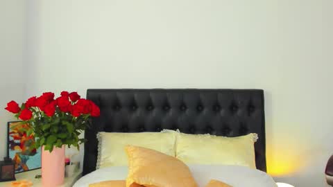 Snapshot of goddess_squirt_ chatting on 10/18/25, 02:58 Katrin online show from 10/18/25, 02:58