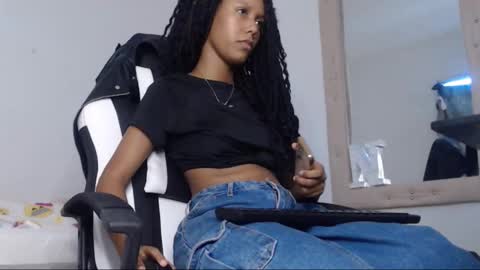 goddess_valen online show from 11/17/25, 06:24