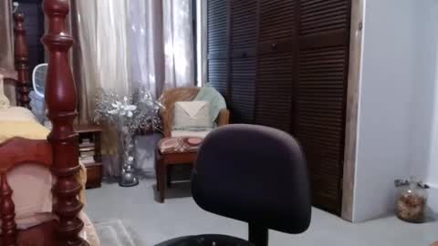 Snapshot of goddess_xandra_xquisite chatting on 01/21/25, 12:18 Xandra The Goddess online show from 01/21/25, 12:18