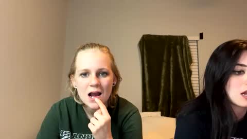 feyaa22 online show from 12/06/24, 01:29