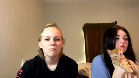 feyaa22 online show from 12/08/24, 02:30