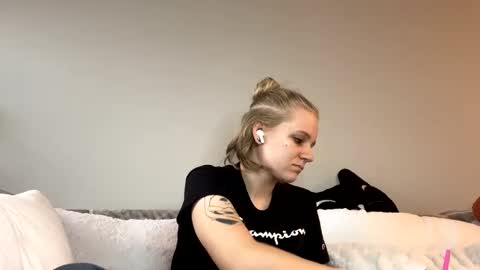 feyaa22 online show from 12/11/24, 04:31