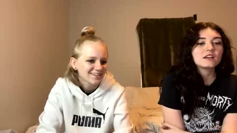 feyaa22 online show from 12/14/24, 05:47