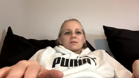 feyaa22 online show from 12/16/24, 12:59