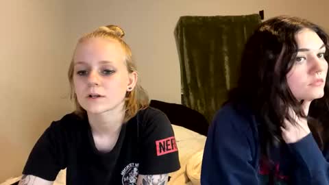 feyaa22 online show from 12/16/24, 11:18