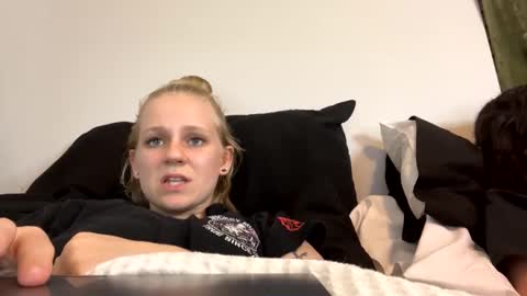 feyaa22 online show from 12/17/24, 02:44