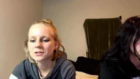 feyaa22 online show from 12/20/24, 12:19