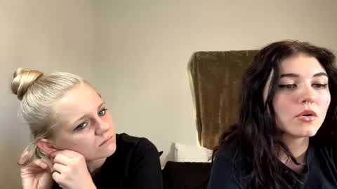 feyaa22 online show from 12/20/24, 02:16