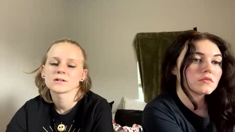 feyaa22 online show from 12/20/24, 06:24