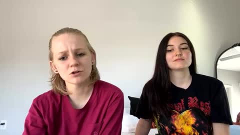 feyaa22 online show from 01/04/25, 04:00