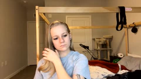 feyaa22 online show from 01/13/25, 01:06