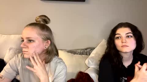 feyaa22 online show from 02/09/25, 12:49