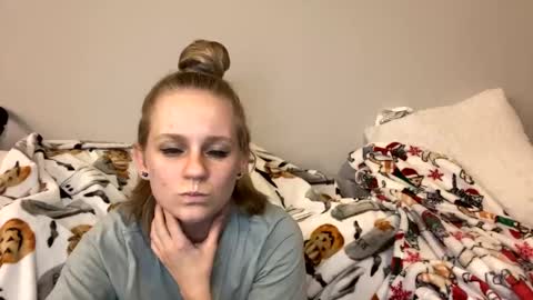 feyaa22 online show from 02/11/25, 12:38